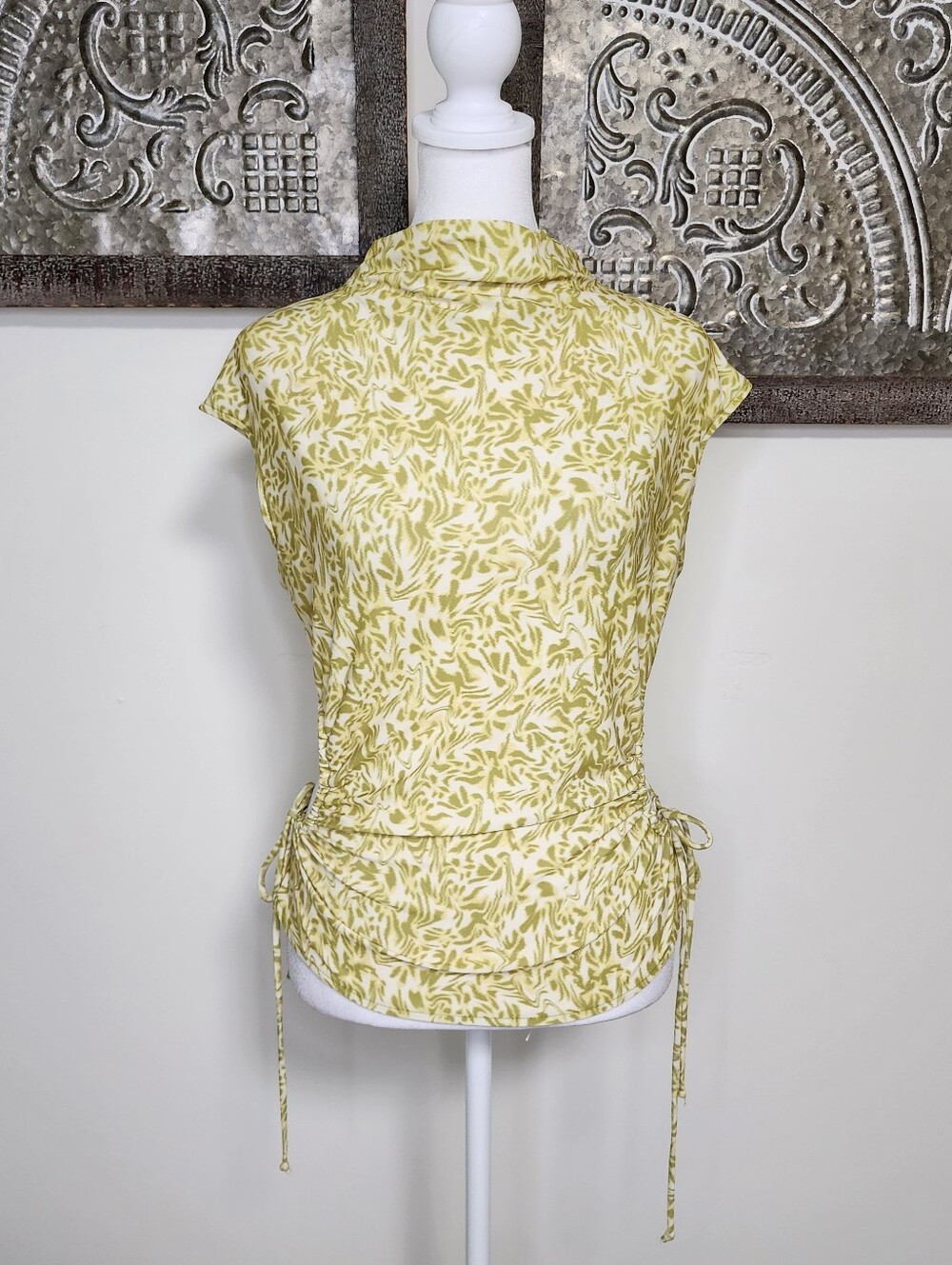 Open Edit Olive Green & White Leaf Sleeveless High Neck Cut Out Blouse Medium